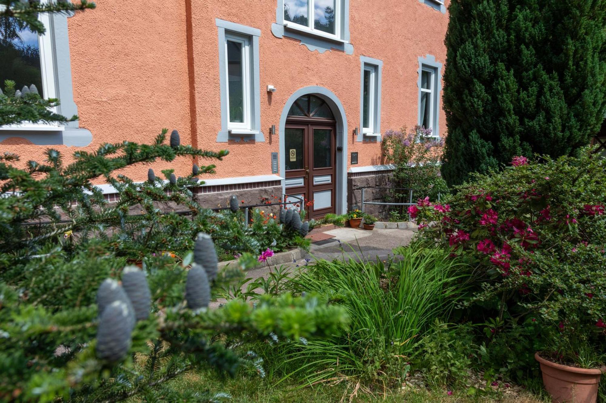 Moderne In Alter * Georgenthal (Thuringia)
